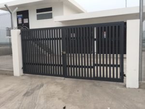 Top grade metal gate at entrance painted in black by Brooklynz